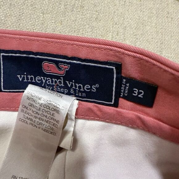 Vineyard Vines Breaker Shorts Mens 32 Pink Whale Chino Preppy Summer 9” Inseam - Picture 3 of 6